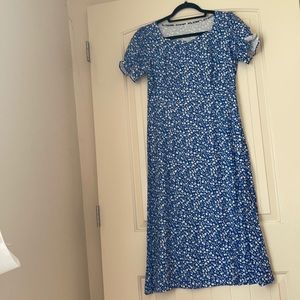 Size M has cute slit no brand and puff sleeves